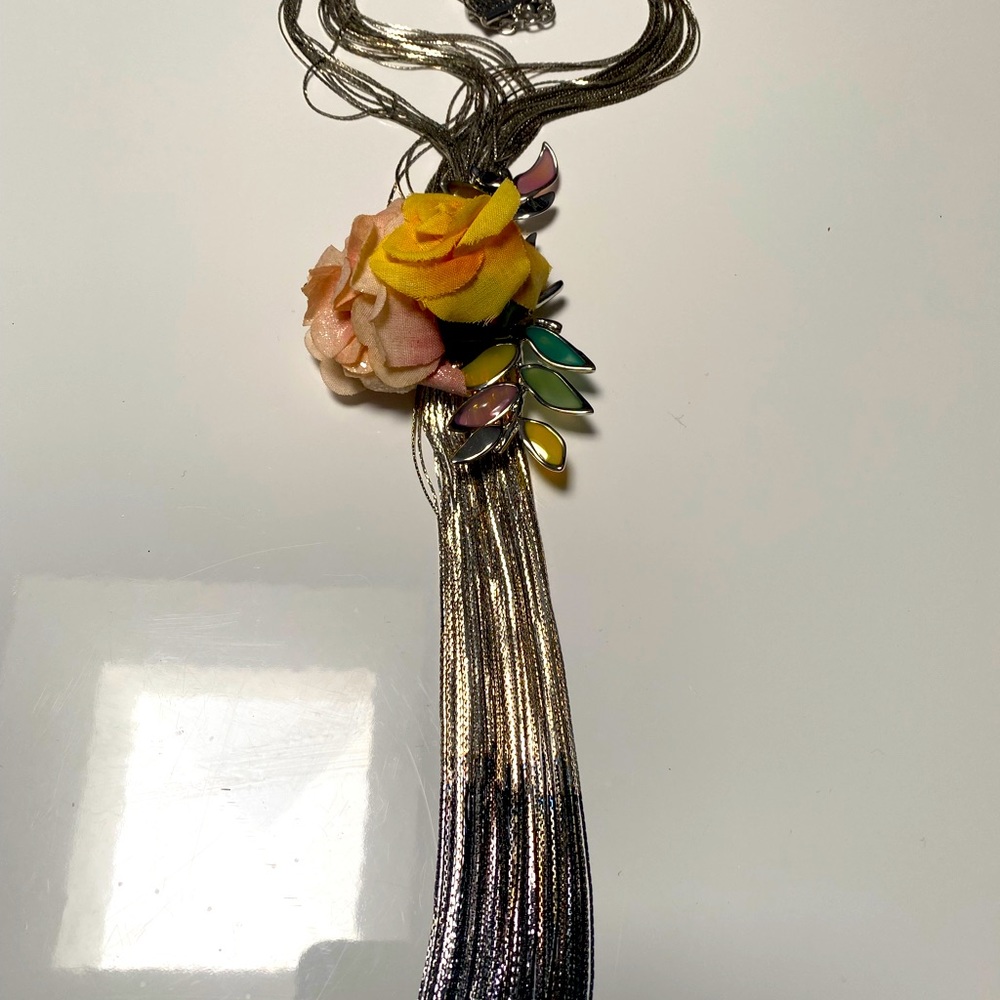Beautiful silver with gig broche on center by BIMBO by Lola!! Stunning looking